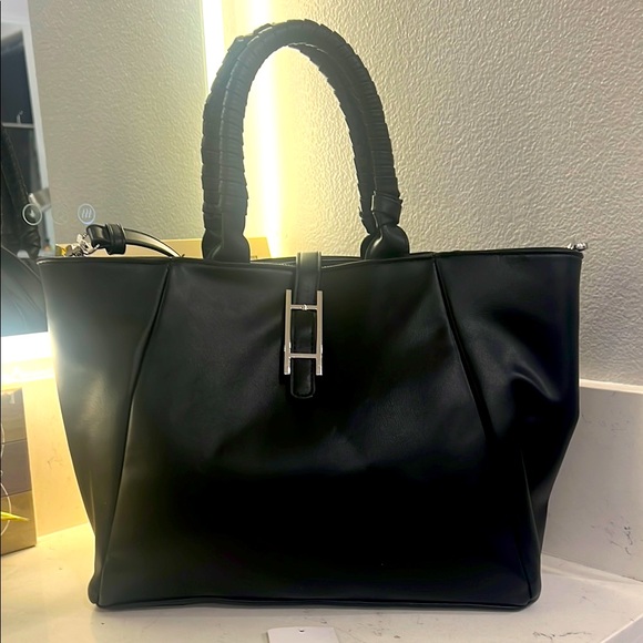 Galton NWT Elegant Black Leather Tote Bag